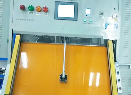 氦質(zhì)譜檢漏測試臺